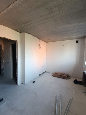 Купить --комнатную квартиру